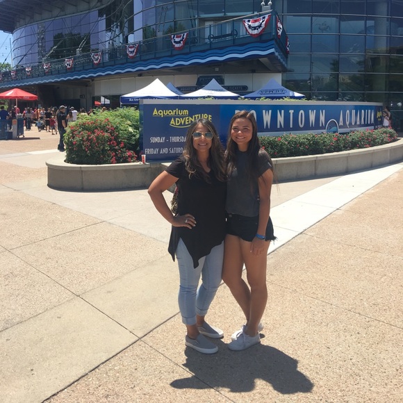 Meet your Posh Ambassador, Sandy🌹 - Picture 8 of 11